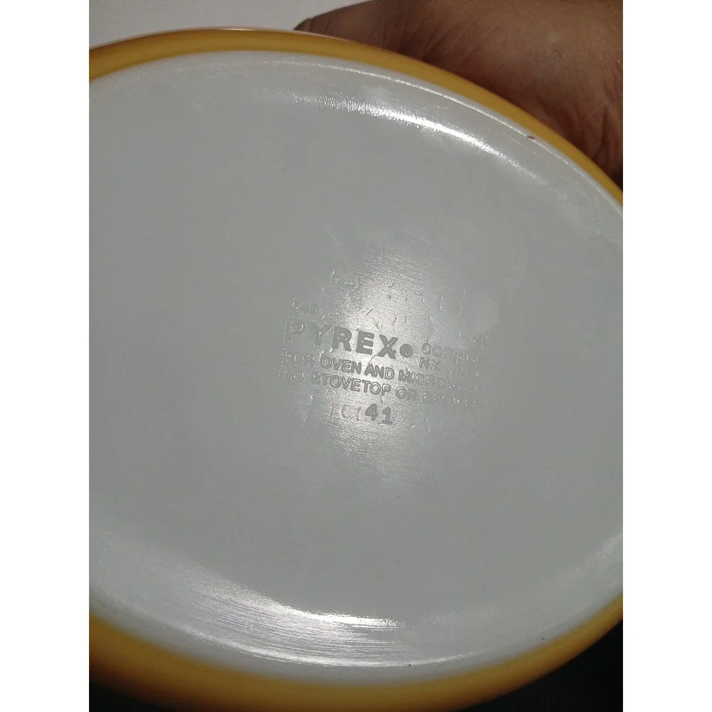 Vintage Pyrex 043 Butterfly Gold 1.5 Qt Oval Casserole Dish w Lid